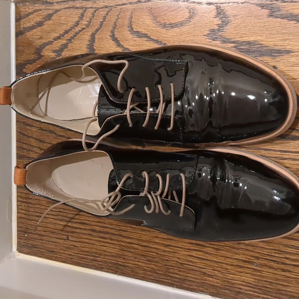 Women's shoes